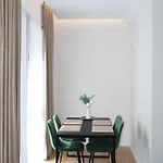 Lindi's 8/4 Tirana