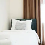 Lindi's 8/4 Apartment *