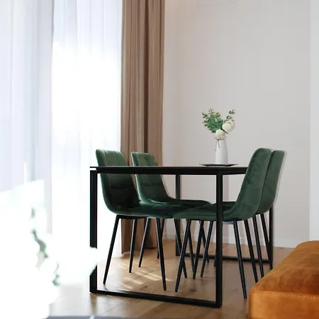 Apartament Lindi's 8/4 *